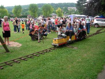 Queues awaiting the next ride at Oughtibridge